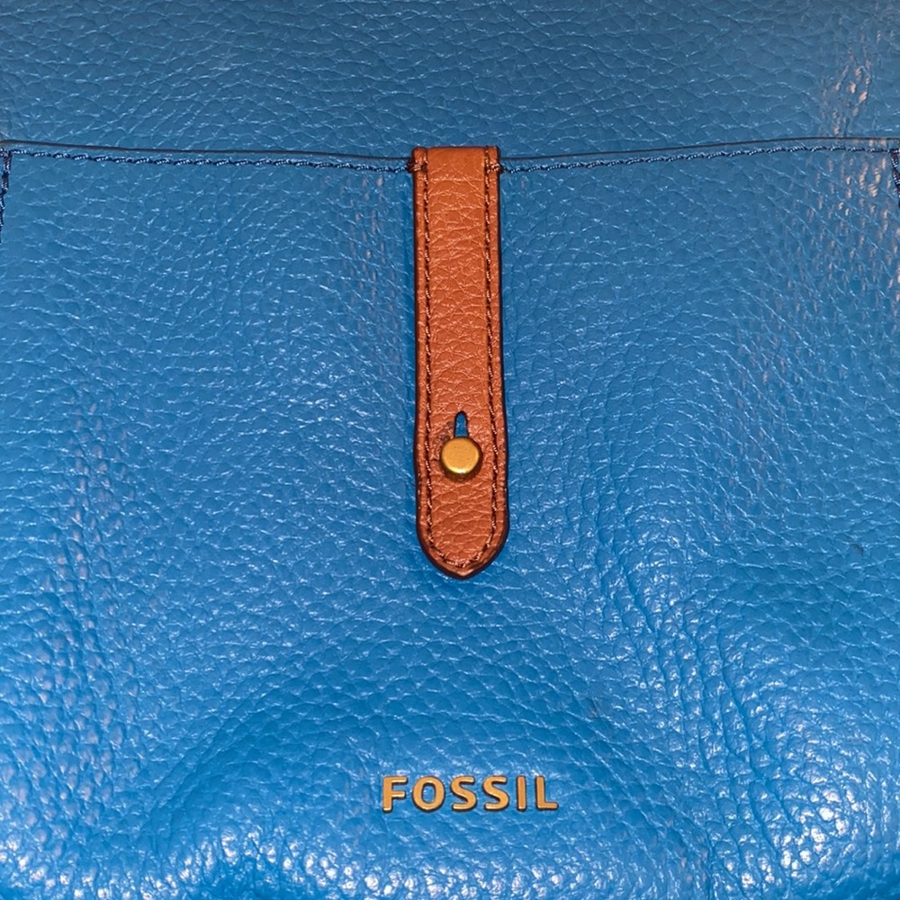 Fossil Gemma leather crossbody flat bag with zipper - Picture 3 of 10